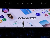 Das Samsung Galaxy S22 hat One UI 5 schon im Oktober erhalten, viele weitere Geräte folgen im November. (Bild: Samsung)