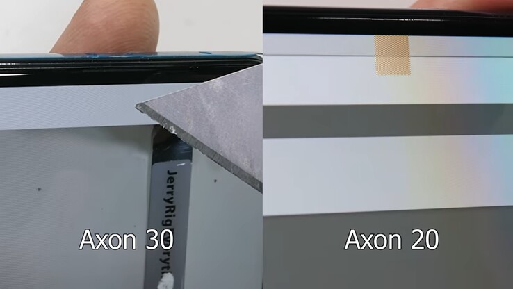 ZTE Axon 30: Nicht nur die Selfie-Qualität wurde verbessert, auch die Displaygegend über der versteckten Frontkamera ist nun deutlich weniger auffällig.