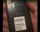 Da hat wohl jemand die Warnhinweise am vermeintlichen Galaxy S8 von Samsung nicht befolgt.