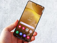 Das Samsung Galaxy S24 besitzt eines der besten Displays aller Smartphones, laut DxOMark. (Bild: Notebookcheck)