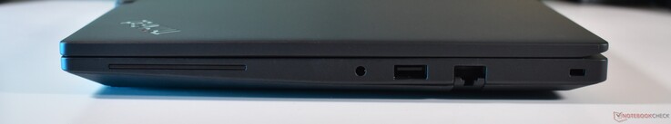 rechts: 3.5mm Audio, USB-A 3.2 Gen 1, RJ45-Ethernet, Kensington Lock