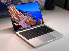 Das MacBook Pro M4 ist mittlerweile fast 300 Euro günstiger als zum Release (Bildquelle: Andreas Osthoff)