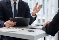 Im Interview (Bildquelle: Plaud)