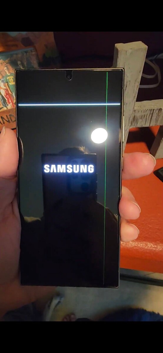 Samsung Galaxy S24 Ultra User haben vielfältige Probleme mit Display,  Kamera und Android Auto -  News