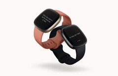 Fitbit spendiert seinen zwei hochwertigsten Smartwatch-Modellen mehrere spannende Upgrades per Software-Update. (Bild: Fitbit)
