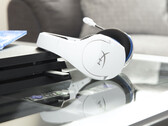 Mit dem Cloud Stinger Core Wireless bietet HyperX ein recht günstiges, drahtloses Headset für die PlayStation und für den PC an. (Bild: HyperX)
