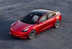 Die Preise der beiden günstigsten Elektroautos von Tesla wurden teils dramatisch reduziert. (Bild: Tesla)