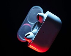Die AirPods Pro 3 sollen eine kompaktere Ladehülle ohne