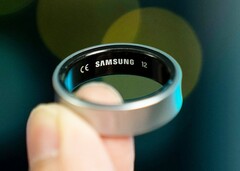 Der abgebildete Samsung Galaxy Ring soll erst 2027 einen Nachfolger erhalten.