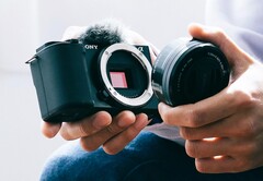Die abgebildete Sony ZV-E10 soll bald einen Nachfolger erhalten. (Bildquelle: Sony)
