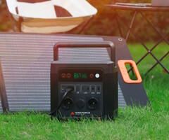 Im Aldi-Onlineshop ist eine Powerstation mit passendem Solarpanel erhältlich