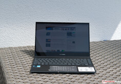 Asus ZenBook Flip 13 UX363 im Schatten