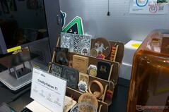 Gezeigt werden auch die eigenen Lasercutter