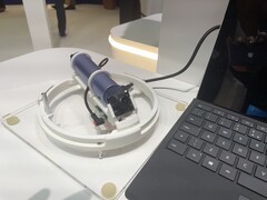 Diese USB-Kamera kann sich unabhängig von der Datenverbindung drehen. (Foto: Andreas Sebayang/Notebookcheck.com)