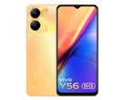 Das Vivo Y56 5G wird in schickem Orange angeboten, neben einer dezenteren Version in Schwarz. (Bild: Vivo)