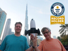 DIY-Ingenieure präsentieren die weltweit schnellste Drohne (Bildquelle: Mike Bell und Luke Maximo Bell, Guiness, bearbeitet)