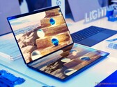 Das Asus Zenbook Duo besitzt gleich zwei 144 Hz OLED-Displays. (Bildquelle: Notebookcheck)