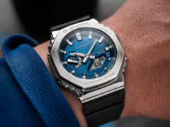 Die neuen Uhren G-Shock GBM-2100A-2B (Bild) und GBM-2100A-4B von Casio kommen in Großbritannien auf den Markt. (Bildquelle: Casio)