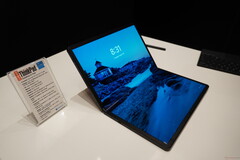 ThinkPad X1 Fold 16 Hands-On: Neue Version ist praktischer &amp; unpraktischer zugleich