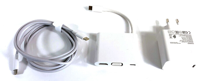 MateDock 2 (Mitte): 1x USB-C, 1x USB-A, 1x HDMI 2.0, 1x VGA