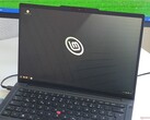 Das Lenovo ThinkPad T14 Gen 7, auf dem Linux Mint läuft.
