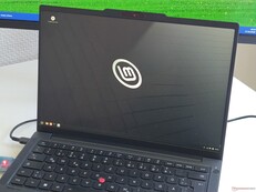 Das Lenovo ThinkPad T14 Gen 7, auf dem Linux Mint läuft.