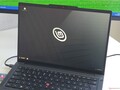 Das Lenovo ThinkPad T14 Gen 7, auf dem Linux Mint läuft.
