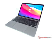 Das 13 Zoll MacBook Pro konnte in unserem Test eine erstklassige Laufzeit erzielen. (Bild: Notebookcheck)