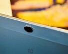 Warum besitzt beispielsweise das OnePlus Pad Lite einen recht breiten Kunststoffstreifen am Metallgehäuse?