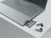 Kurios: In der "Versa Bay" der Intel-Version des ThinkBook 15 Gen 2 verstecken sich Bluetooth-Ohrhörer. (Bild: Lenovo)