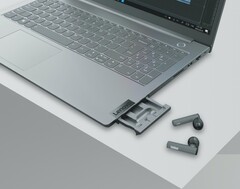 Kurios: In der "Versa Bay" der Intel-Version des ThinkBook 15 Gen 2 verstecken sich Bluetooth-Ohrhörer. (Bild: Lenovo)