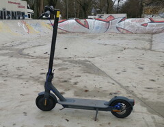 Media Markt verkautt einen E-Scooter von Xiaomi momentan für rabattierte 359 Euro (Bild: Christian Hintze)