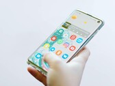 Im Vergleich zum abgebildeten Galaxy S10 wird sich beim Lite einiges ändern. (Bild: Christian Wiediger, Unsplash)