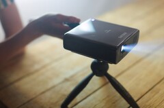 Philips: Günstiger Mini-Projektor mit Full HD, Android und Akku sucht Crowdfunding