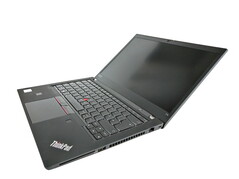 Das Lenovo ThinkPad T14 aus dem Jahr 2020 ist auch heute noch ein solider Arbeitslaptop (Bildquelle: Benjamin Herzig)
