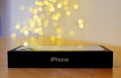 Das Apple iPhone 13 bietet einige spannende Neuerungen, die aber offenbar nicht reichen, um Kunden zum Upgrade zu bewegen. (Bild: Tim Alex)