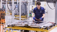 BMW: Dingolfing startet zweite Fertigungslinie für E-Motoren und Produktion von Hochvoltbatterien für Plug-in-Hybride.