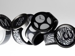 Fashion-Watch FES Watch U von Sony mit E-Paper-Display als Ziffernblatt und Armband.