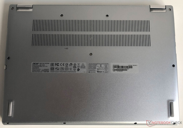 Ein Blick auf die Unterseite des Acer Spin 3 SP314 Convertible.