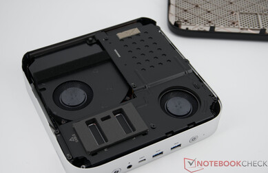 Minisforum M2 Pro ohne Bodenabdeckung