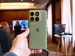 Das Motorola Edge 70 Plus besitzt eine 200 MP Hauptkamera, stellt dieser aber nur einen 2 MP Sensor zur Seite.