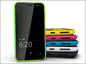 Am Nokia Glance Screen kann man Uhrzeit und Batteriestatus auch im Standby Modus ablesen