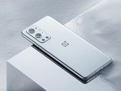 Das OnePlus 9 Pro ist vor der Verfügbarkeit des OnePlus 10 Pro aktuell bereits ab 664 Euro zu haben, wohl der Bestpreis für das globale Modell.