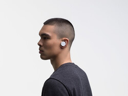 Die Surface Earbuds sind doch etwas auffälliger (Bild: Microsoft)