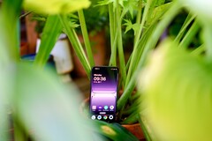 Hübsch ist es ja, das OnePlus Nord 5. Gegenüber dem Vorgänger muss man aber auch Rückschritte in Kauf nehmen.