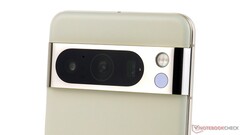 Eine Analyse der Google Photos App liefert Hinweise auf die Funktionsweise von Googles nahendem Video Boost Feature.