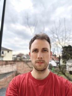 Selfie mit der Hauptkamera 