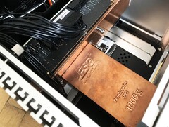 Massives Kupfer kann ausreichend Hitze speichern, um kurzfristige CPU-Last zu überbrücken. (Bild: u/AromaticImpress7778, Reddit)