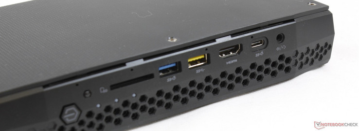 Vorne: Power-Button, IR-Empfänger, SD-Leser, USB 3.1, USB 2.0, HDMI 2.0a, USB Type-C Gen2, 3,5-mm-Audio