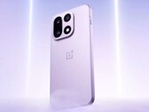 Das OnePlus 15 wird in drei Farben angeboten, inklusive Violett. (Bildquelle: OnePlus)